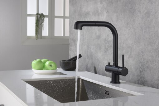 Смеситель для кухни с подключением фильтра и выдвижной лейкой Timo Saona 2346/03FL черный