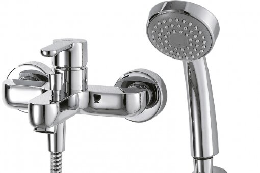 Смеситель для ванны с коротким изливом с аксессуарами Bravat Stream Смеситель для ванны с коротким изливом с аксессуарами Bravat Stream